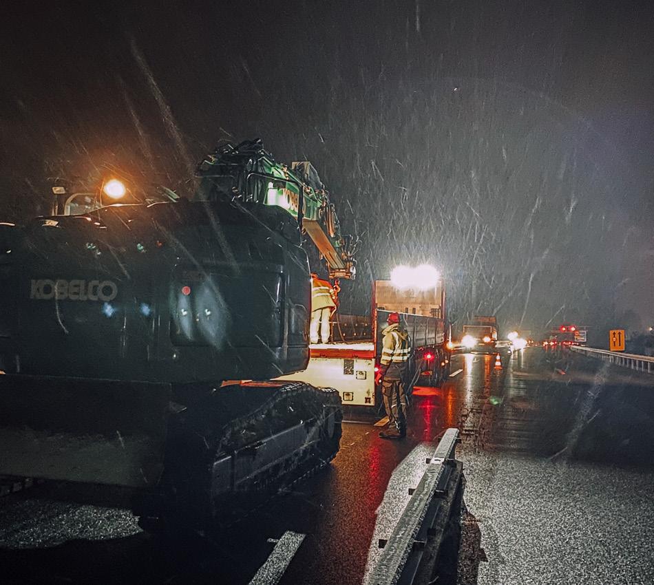 vk-auer-verkehrsfuerhungen-baustelle-nacht-autobahn-tirol