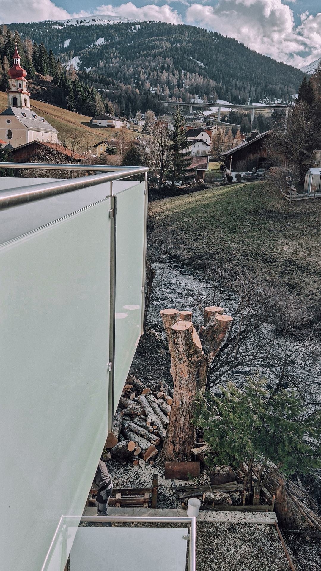 vk-auer-verkehrsfuerhungen-forstwirtschaft-baum-aus-garten-entfernen