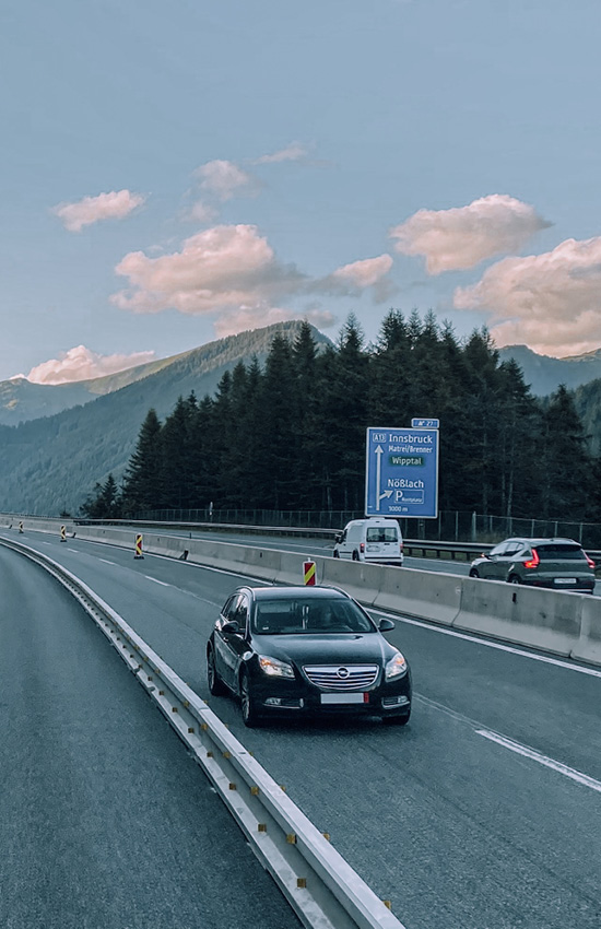 vk-auer-verkehrsfuerhungen-strassenfuerhung-baustelle-a13